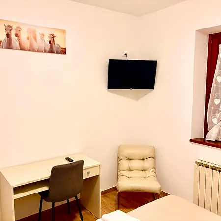 Marilena Apartment *